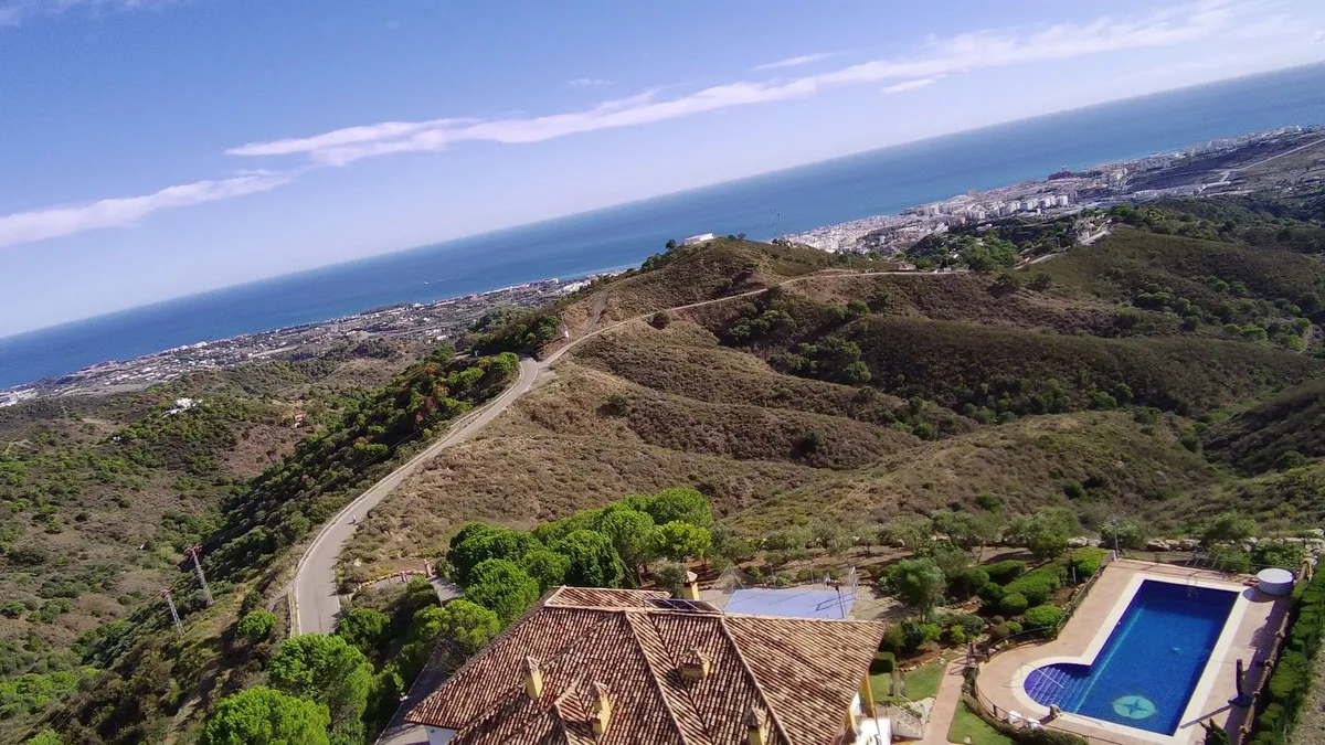 e544b42f-589a-453c-9f0c-6f065badf19a