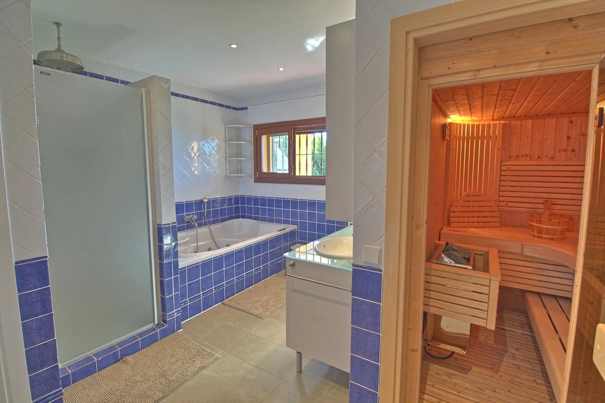 e6416e0c-9cb5-4c43-9da3-ea19458584f0