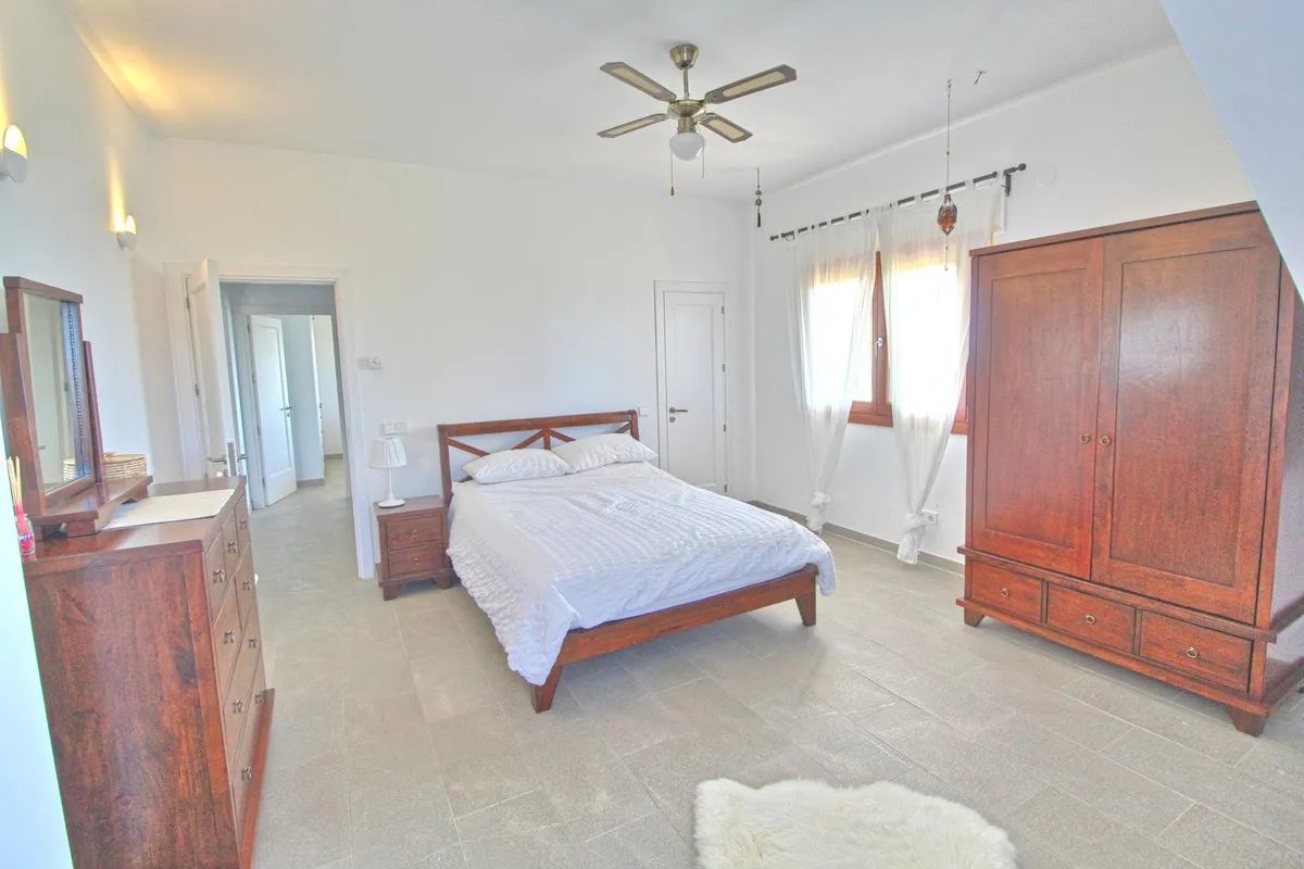 f63972a5-3707-4a1d-b37c-6f90c1551da1