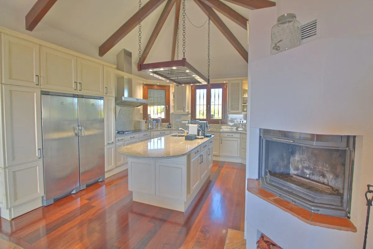 f87a260a-a803-4f08-97c7-e983a2a4865b