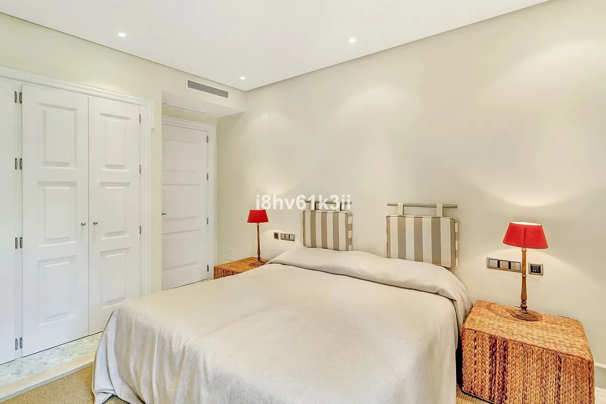 0c1accec-870b-40b8-9156-9f26b4fa5a4a