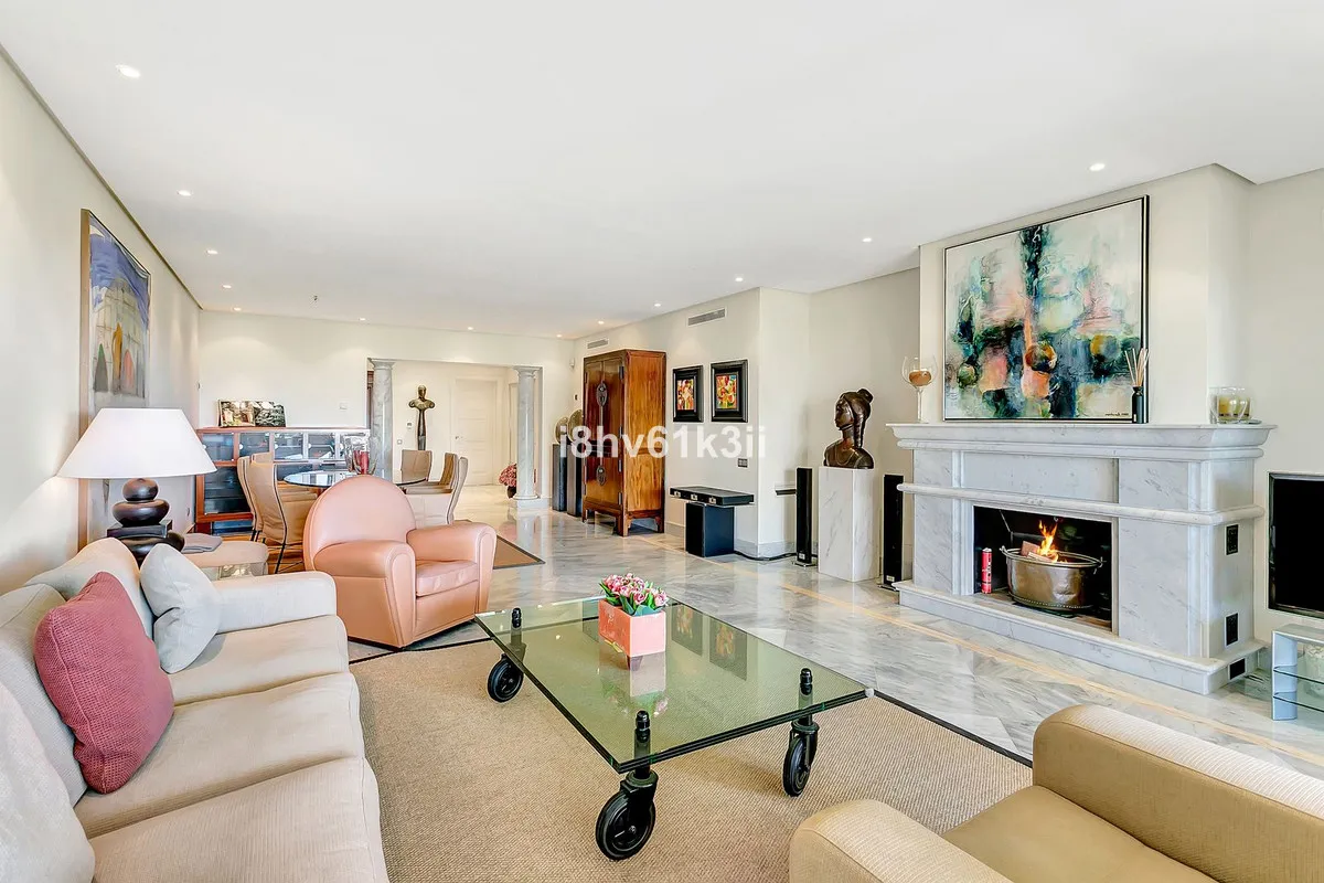 5507d60d-7505-4f16-8df8-b2b9273205a2