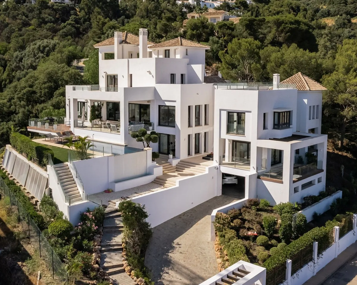 1835e05b-e6e9-438b-9154-c4a54842579d