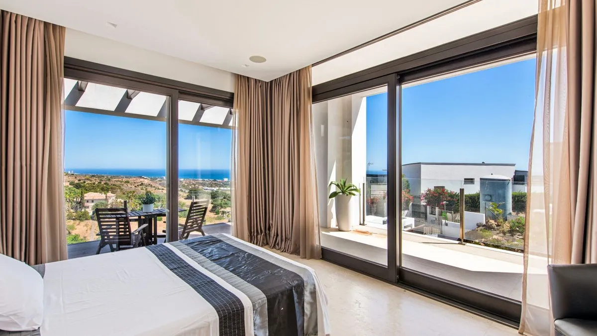 b99d46d9-0e20-4a03-b349-703d61228768