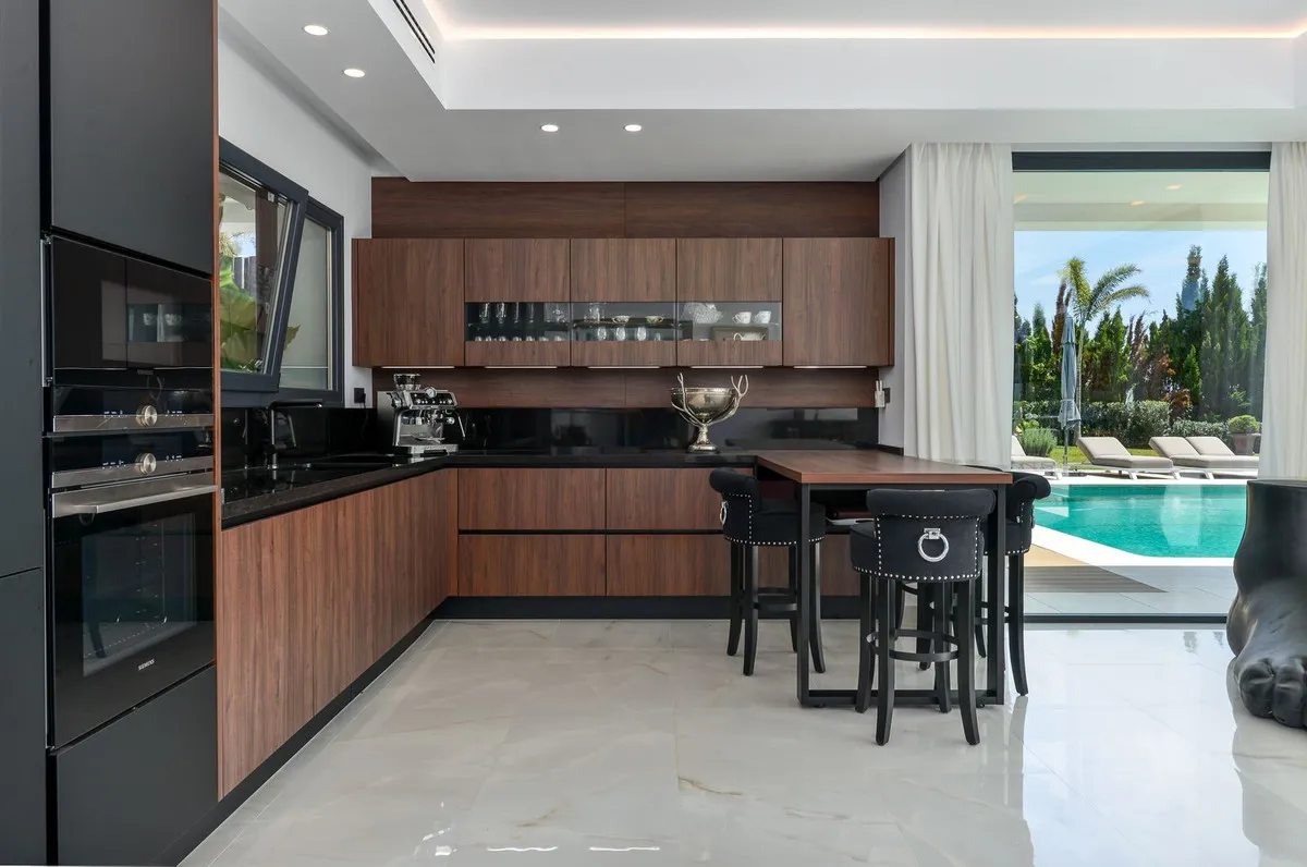 66263851-6dc0-4495-8abe-6383c671bb87