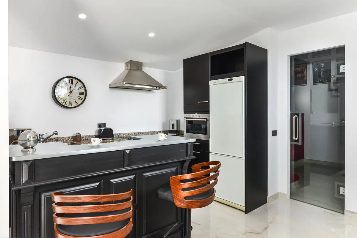 7656274b-dfa0-4421-8619-f8e073384c4a