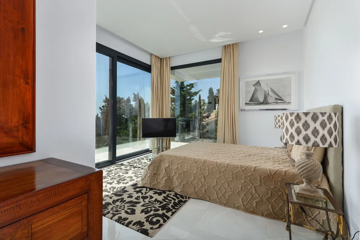 aaccbb62-7f86-475a-ad71-d9b7ceae6194