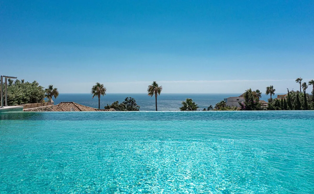 b6cd8992-87a4-4f51-aaa6-0e40eecf04c1