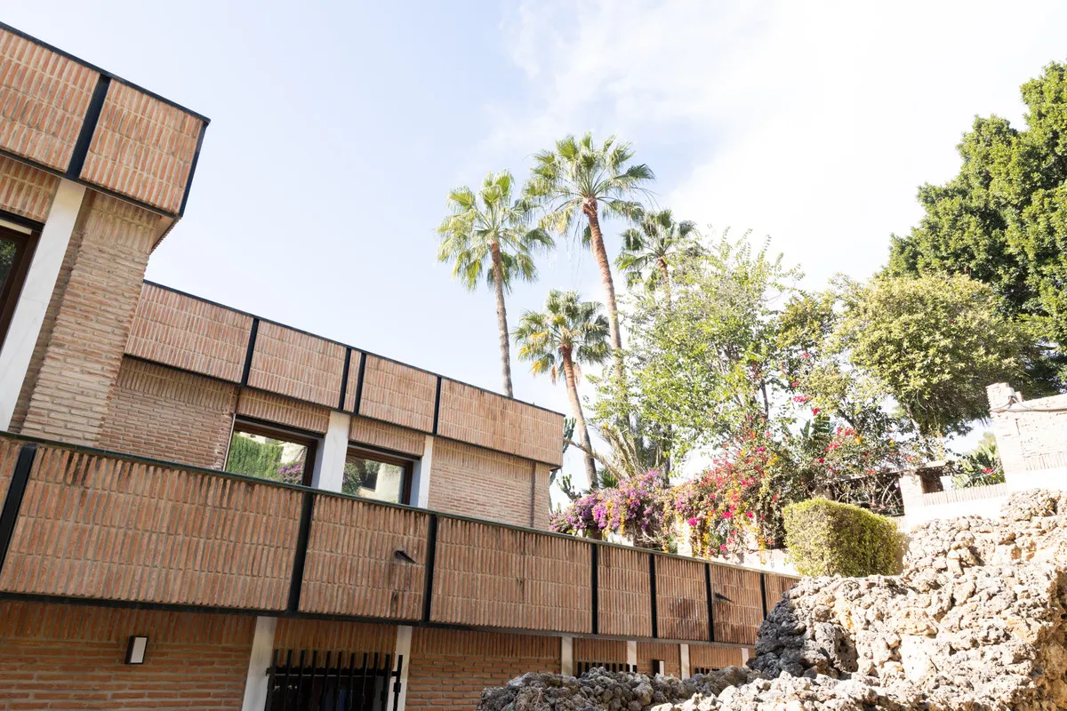 1ee2d3f1-ff48-422c-b393-f8ce0e5bfd11