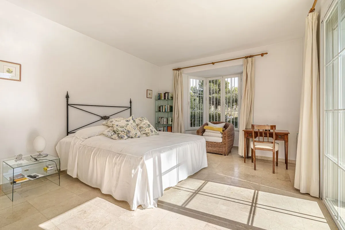 b4353450-fcb6-422c-877f-fd1332ab6392