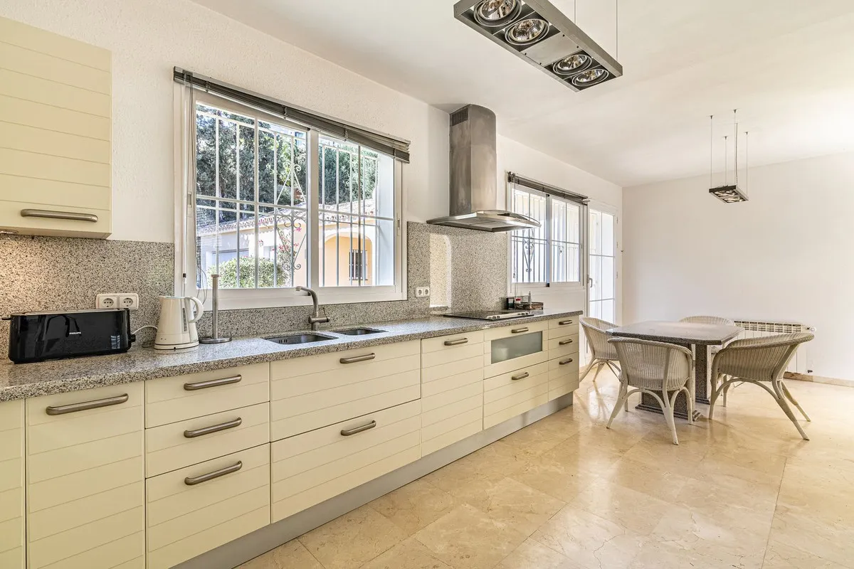 e367dcd0-c264-43f0-afec-3e0149c10faa