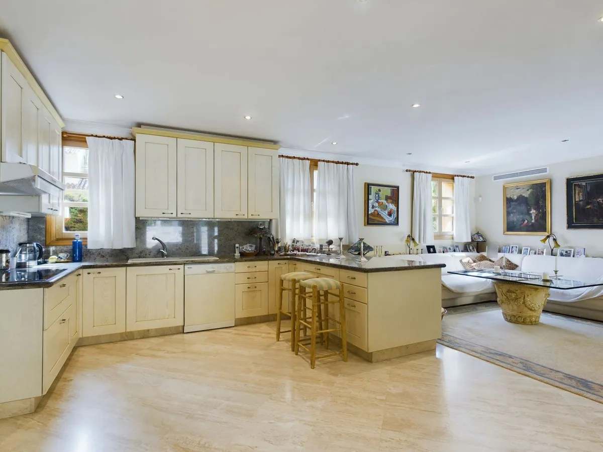 580bb716-7979-477f-83a4-628da13a64d1