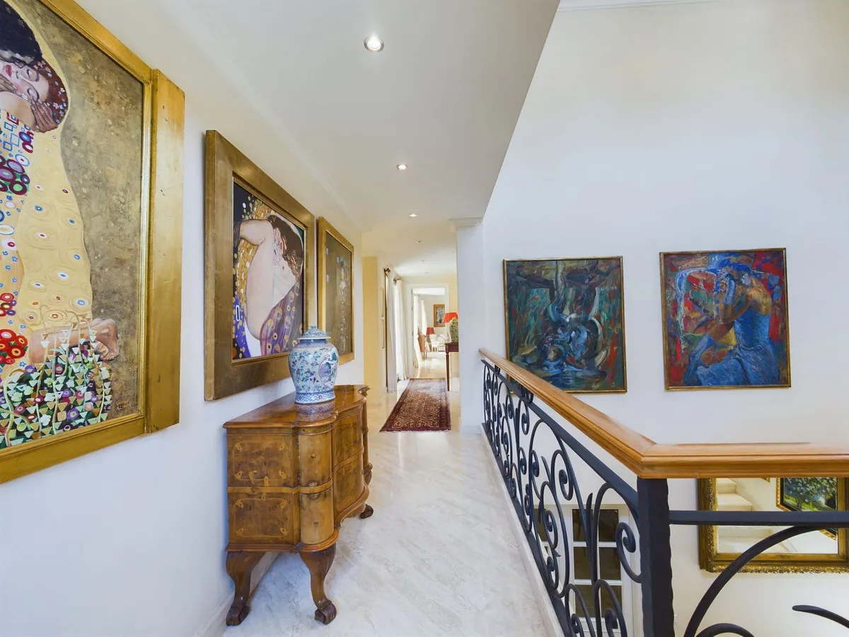 f4f23040-b81b-4a68-af25-8888e5bab82c