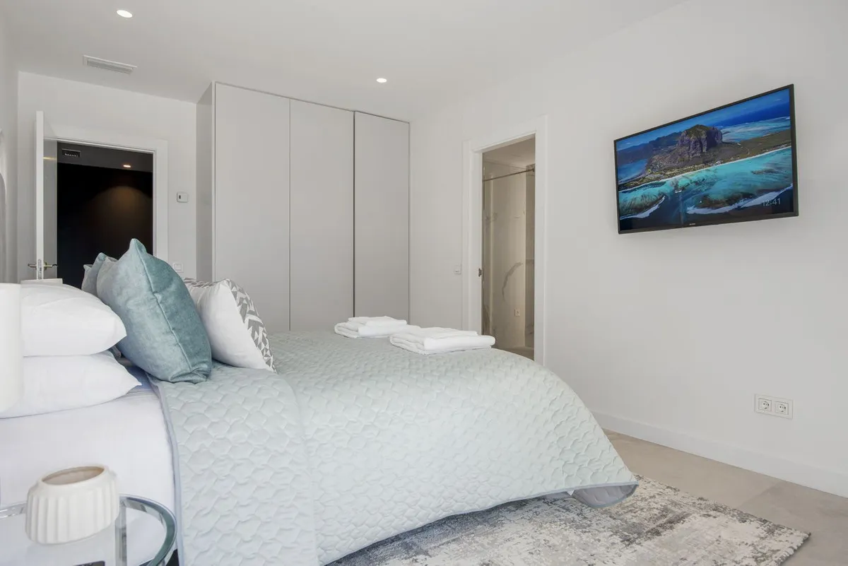 afa806c3-2358-4d60-a7c5-713e90d2ab8f