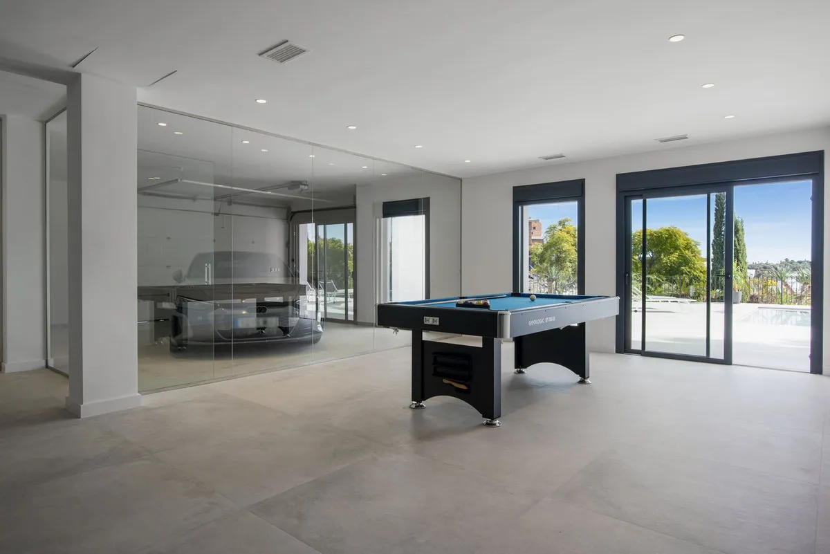 ba9ebc63-e229-40a5-aae8-f0069d80f8f3