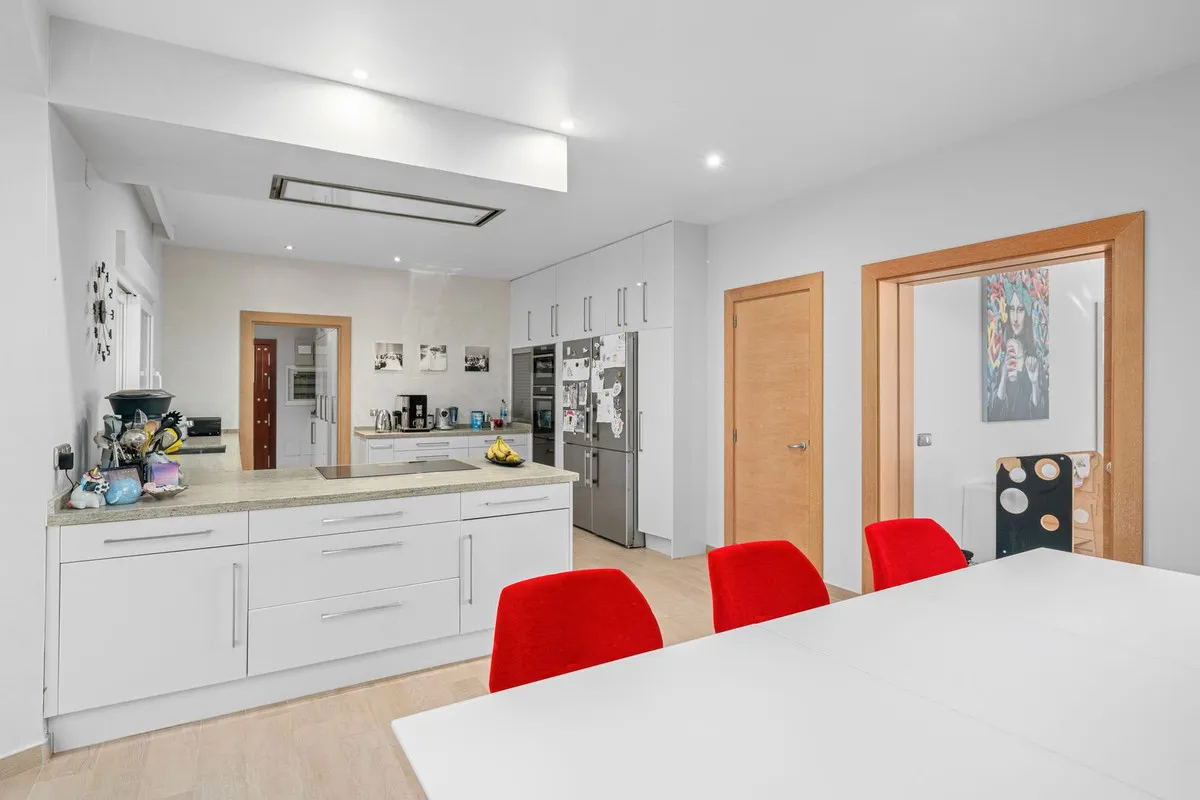 d54b4aba-23a1-4e52-8359-1a291ba0e764