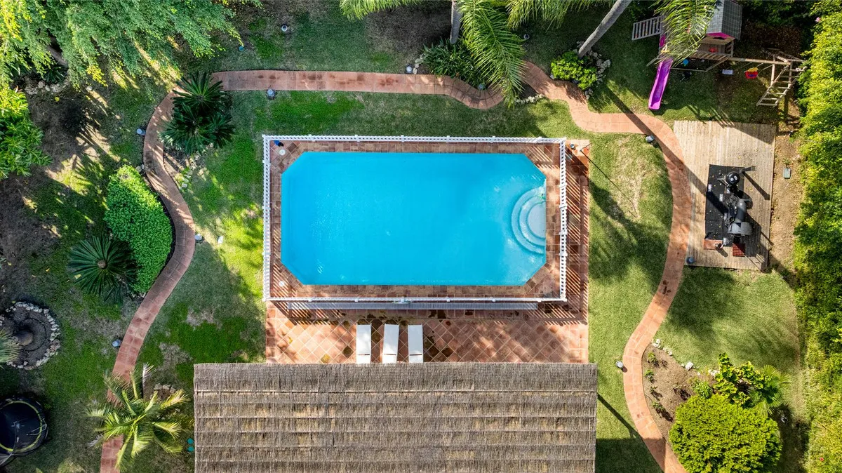 e0cf6eec-b5bd-4bcb-ac3a-bc382dbb492d