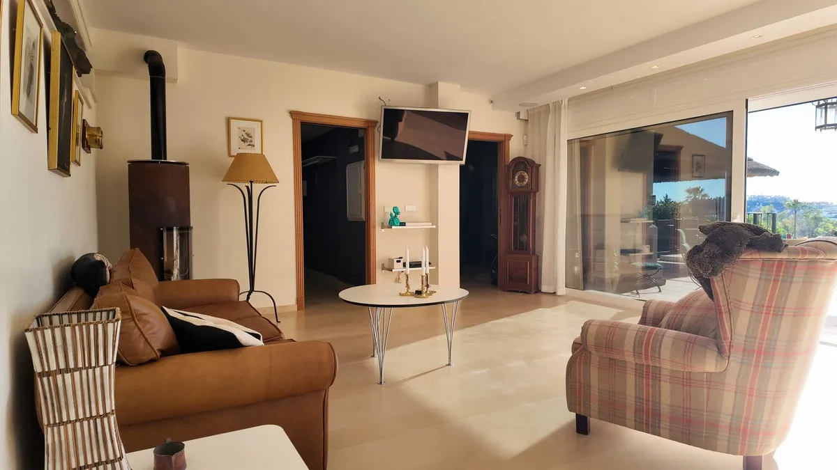 24ae5df7-a85a-42ef-8da7-1e24bfd49436