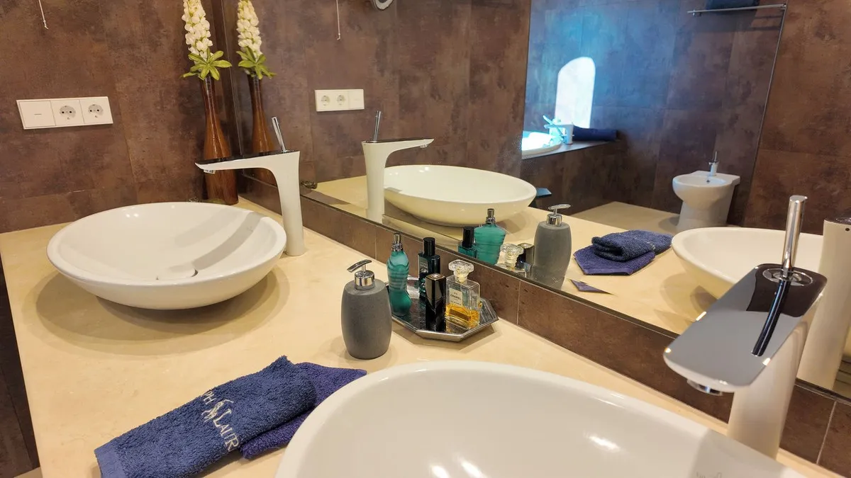 69ae0ad0-324f-4b9c-9c15-9064b8bd00d1