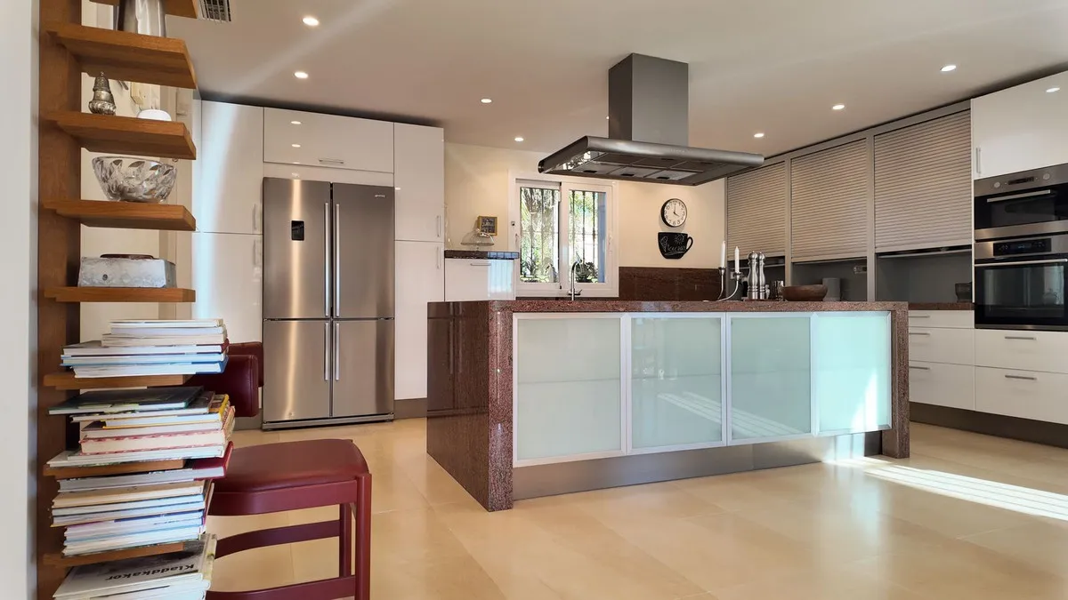 7a35cf7a-1e6f-4469-89e9-d20df6517e1f