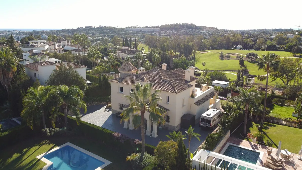 8d6aab8f-c9ee-430b-bf62-c7030c13f4d3