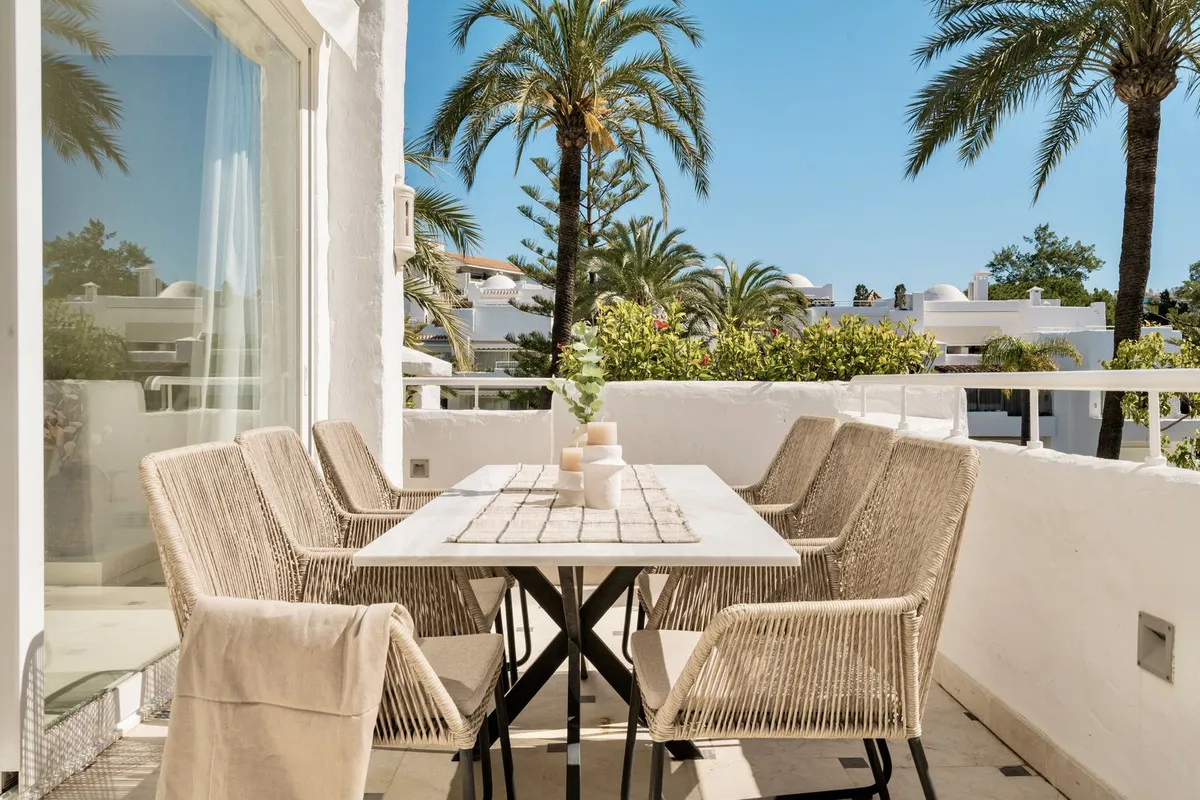 aefd7953-f1f5-483b-8682-cc66a9868891