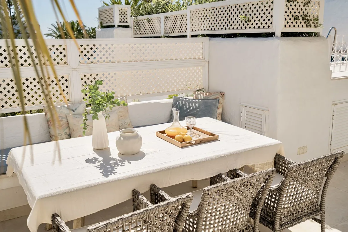 e9ce7099-af02-453c-a5ef-4f3ea34f8b5f