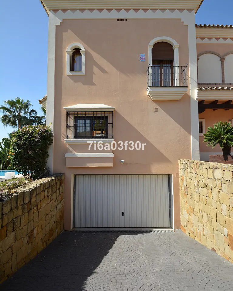 ca8652c5-46cc-4d49-8e2e-82302f7c4620