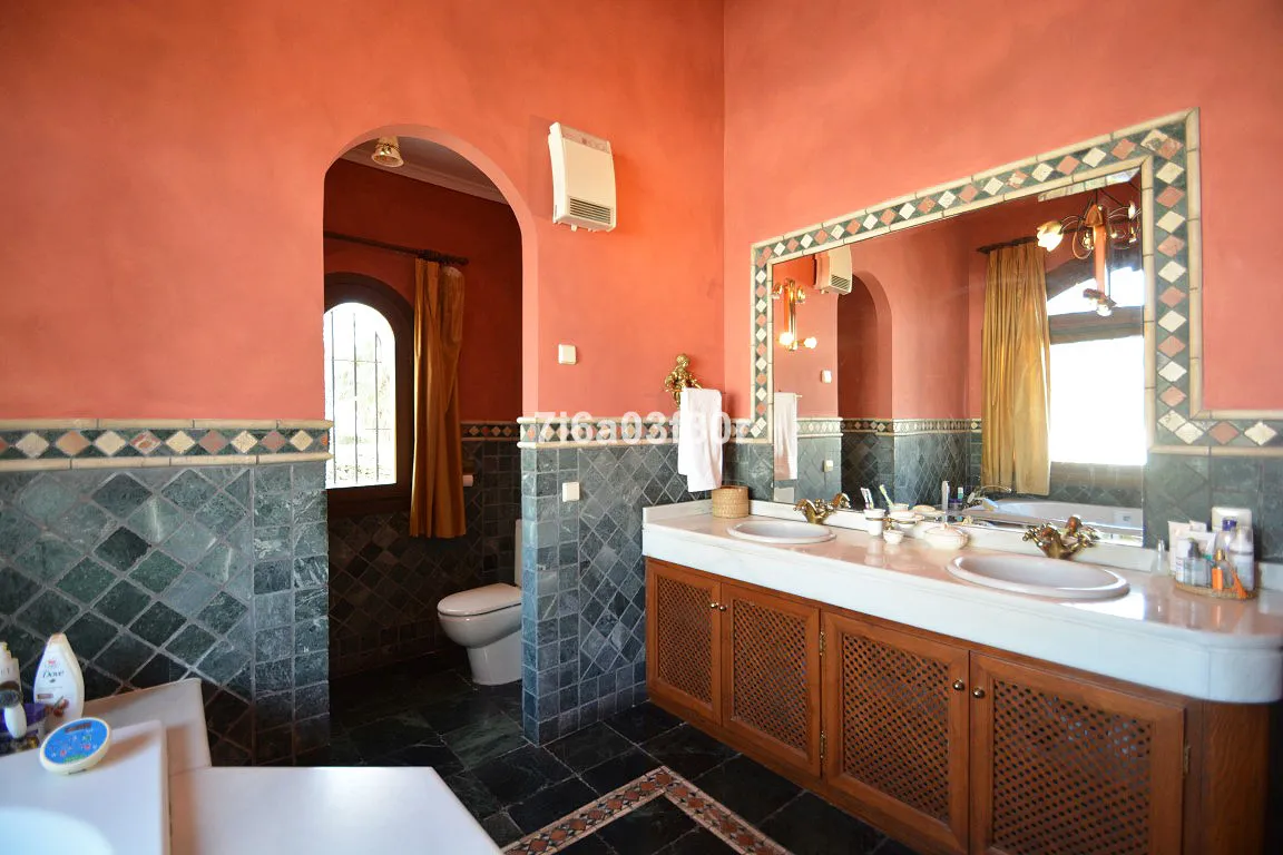 fa04bab1-7949-43a6-935b-b767205933f2