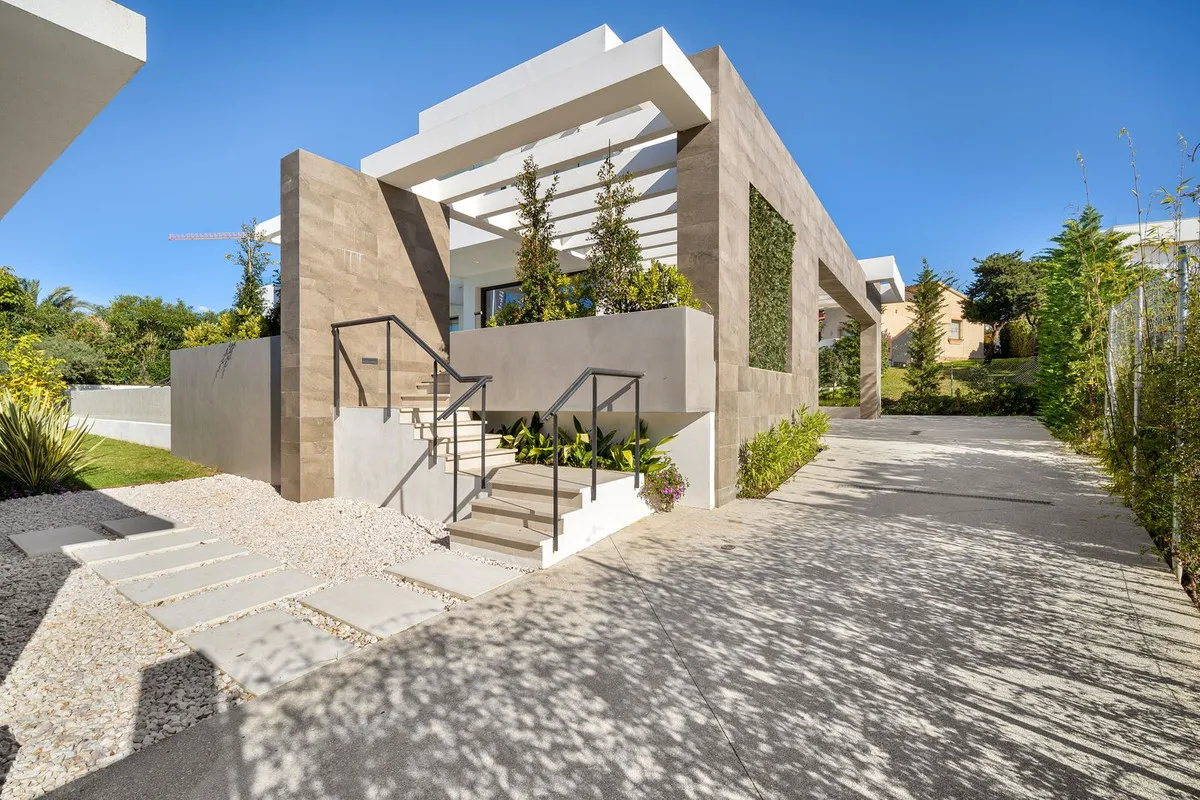 a62f96a5-f8ff-4498-a8f4-29c08735c104