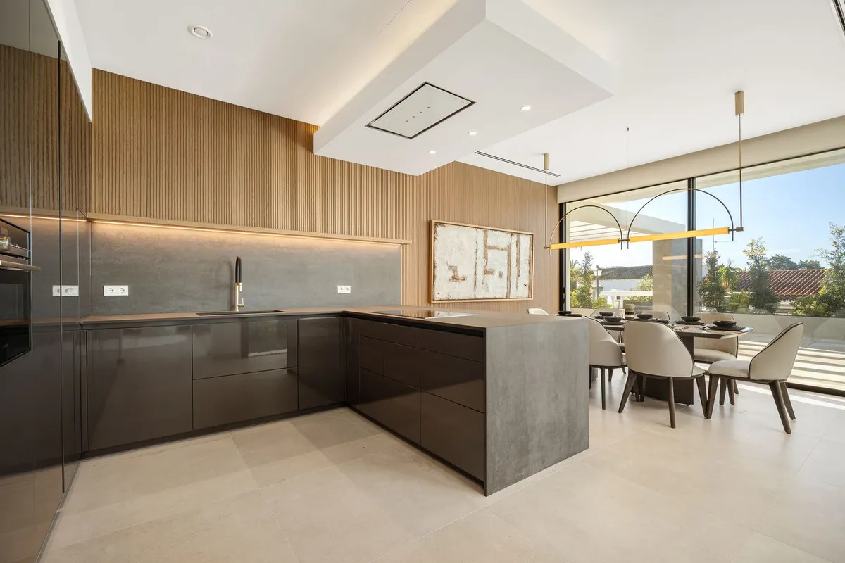 b53d21a9-33cb-4c49-9c29-d7df30342e4f