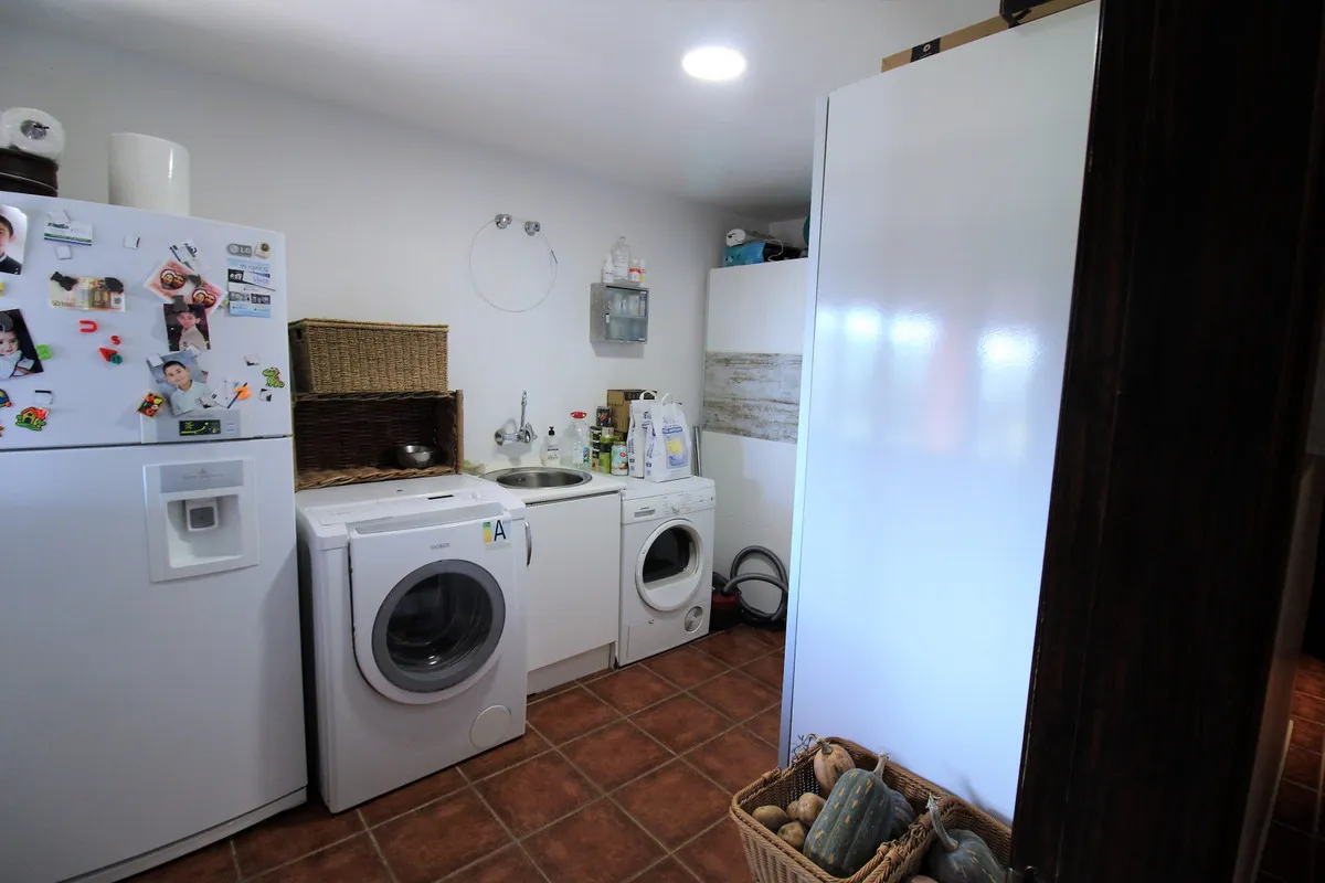 4ab0b784-e157-4f93-8250-5e81393521ad