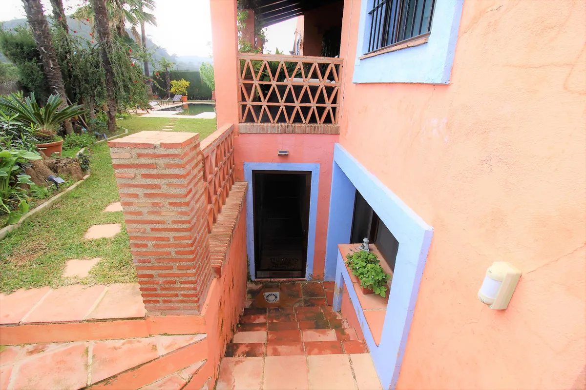 6d2187cb-82e8-41f6-a8e4-344b85479b40