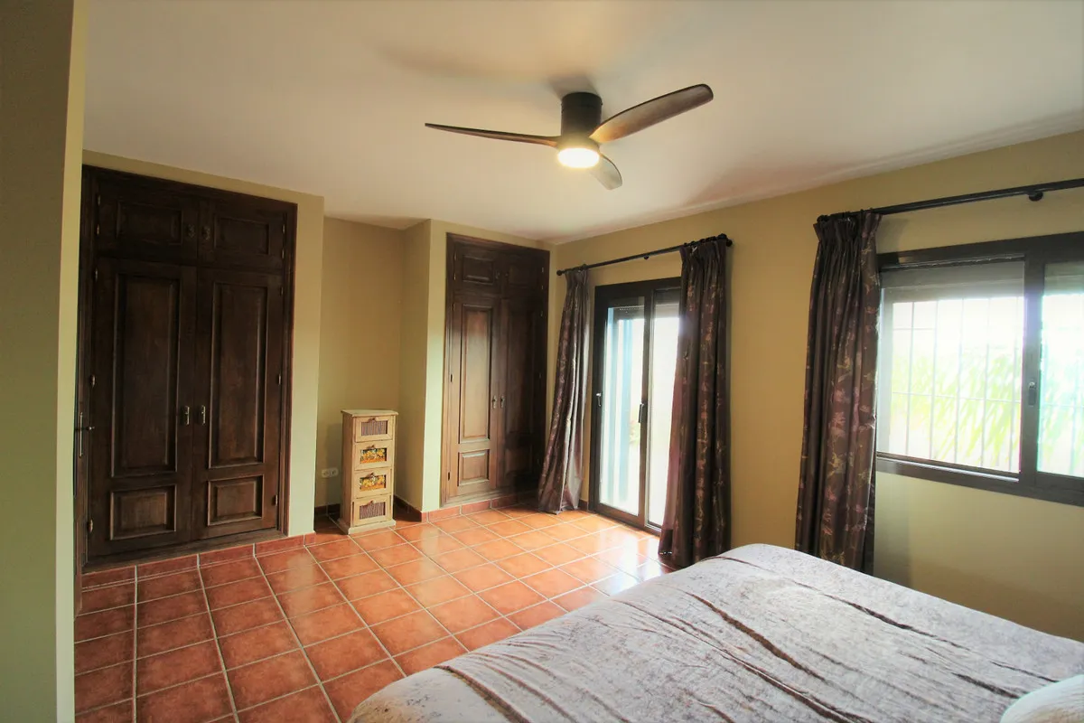 e4ef581c-8037-431e-8396-b88033688633