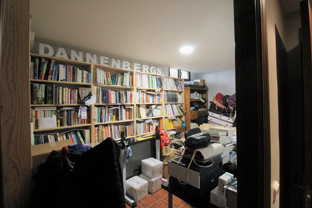 ff8122be-e485-4550-ba8d-0f59b7808fe0