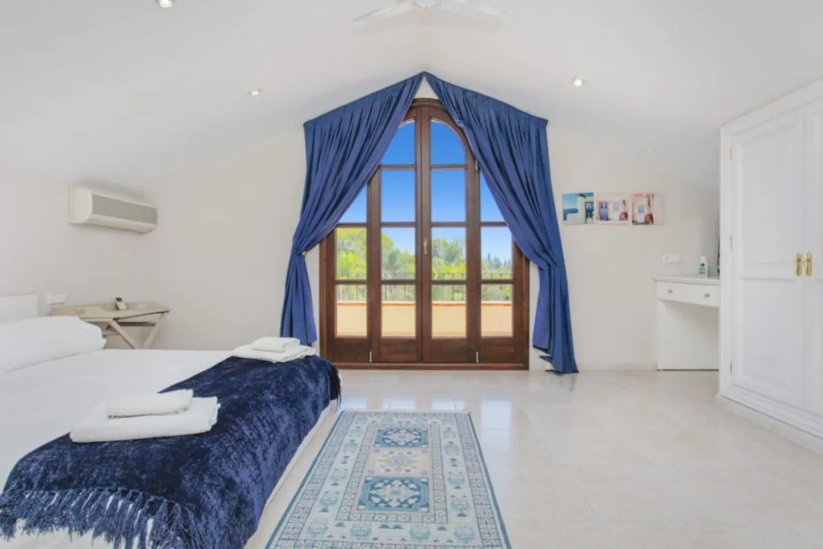 ef6597ff-8da2-4031-acdb-8f45a9839042