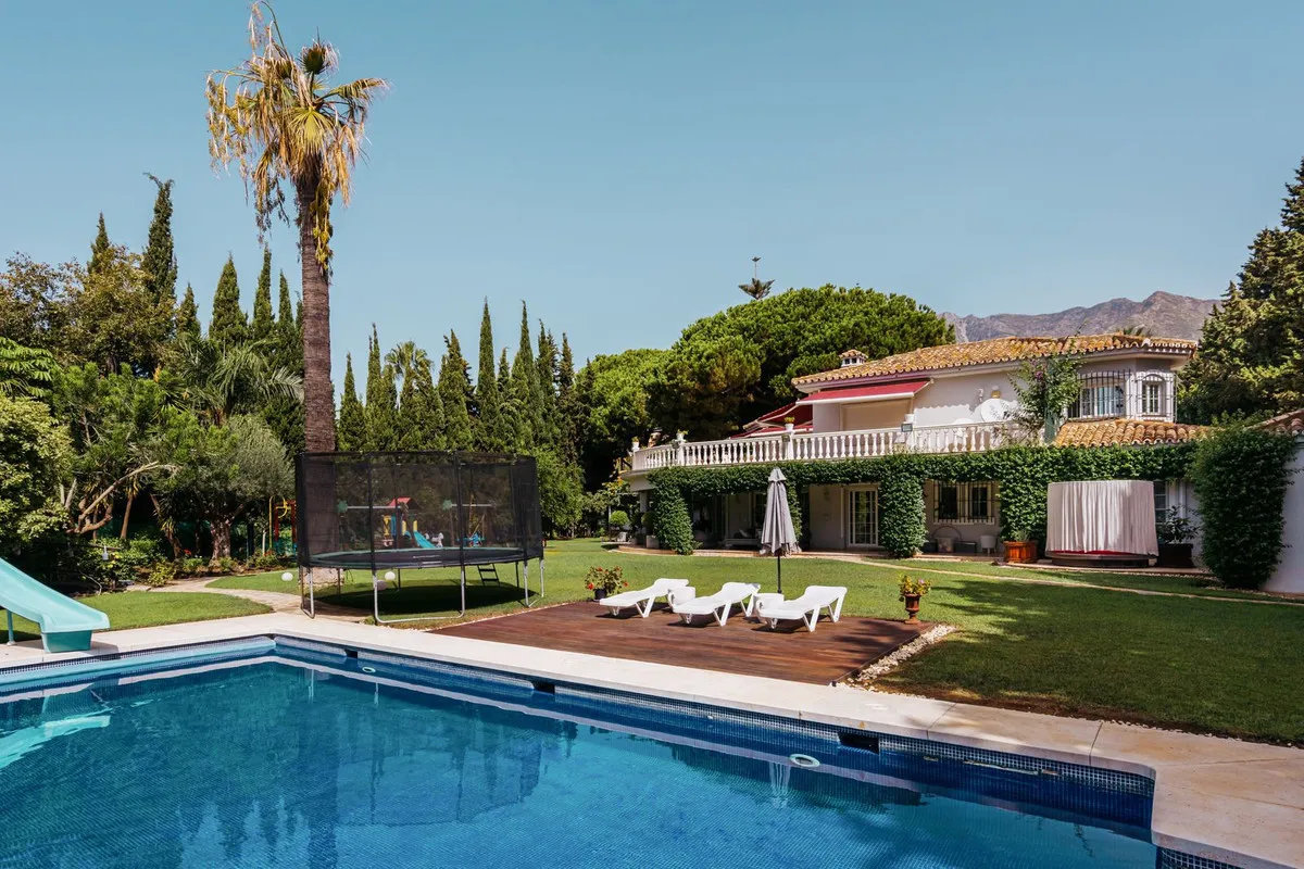 2d18a4fa-664c-48e4-bbb4-4216393174e5