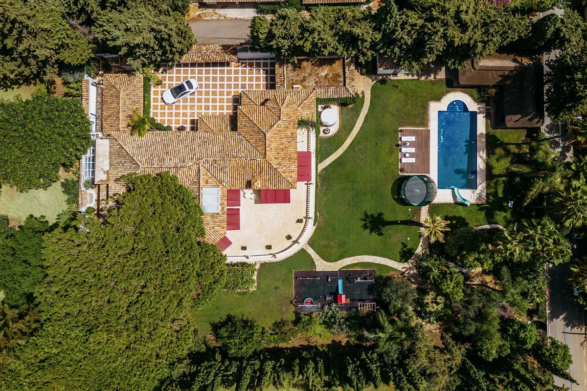 e4ca1a9f-93b0-4c09-8e2e-ba50de1d8745