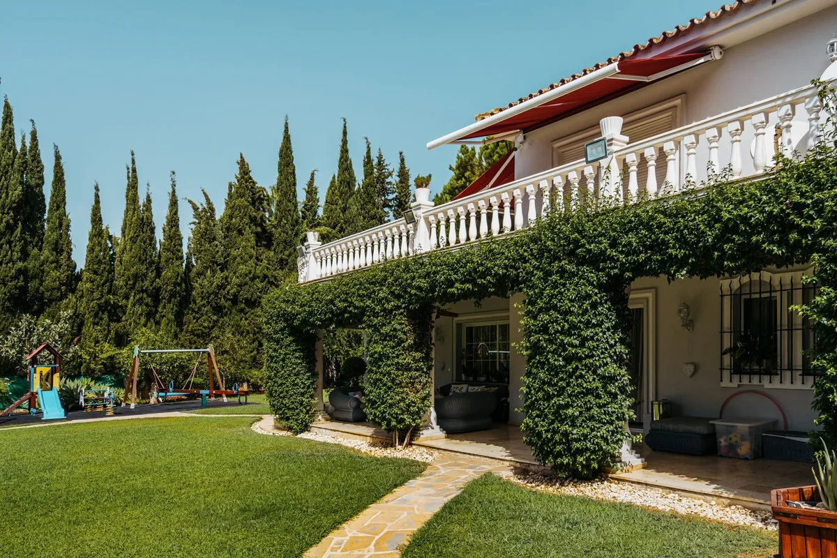 f7ec9cc9-dba8-44fc-ba08-208b17a4b7c6