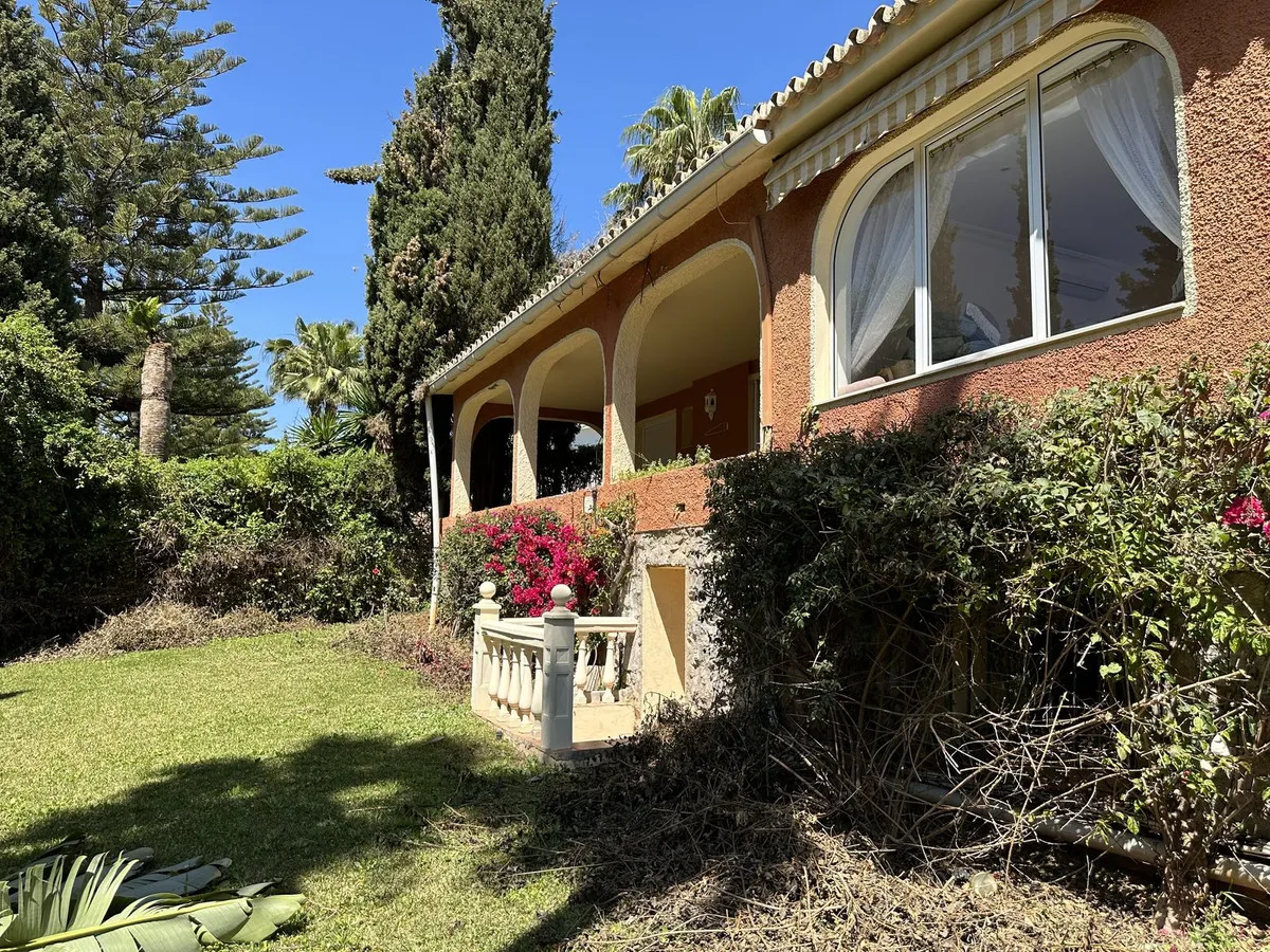 d5949b4c-b5a3-4c6e-9fdb-9a6875a01588