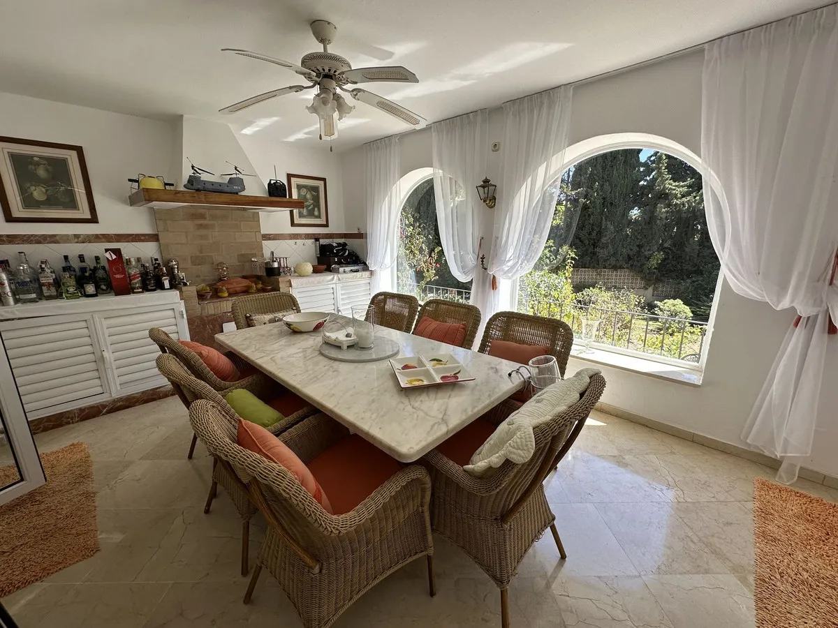 f585626e-4f4d-4eee-a061-0e64b885700a