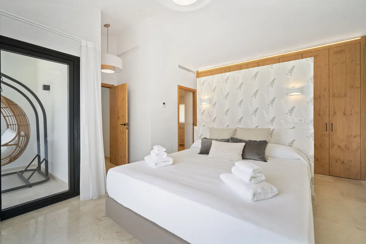 815bdfdf-e27f-47dc-b203-cf9d6e573daf