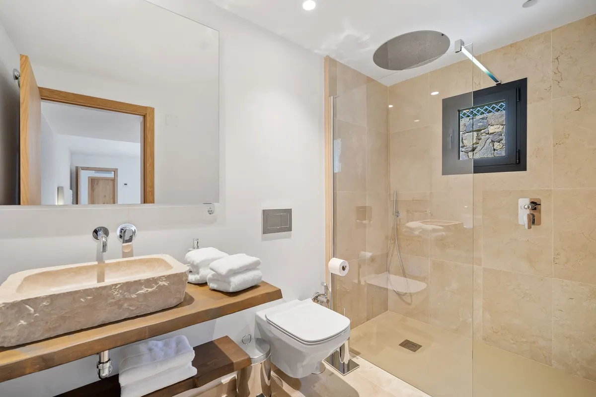 9bbbab3c-4cb3-4ecc-910d-f829e1d20f8c