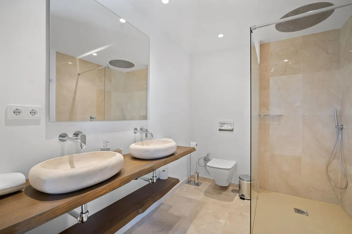 aa1bf498-7d03-4d71-bae3-cb1ceccff81e