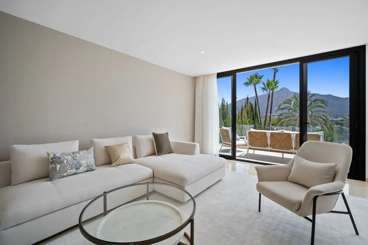 bfb31259-4376-486b-9ddf-970d19e8a77f