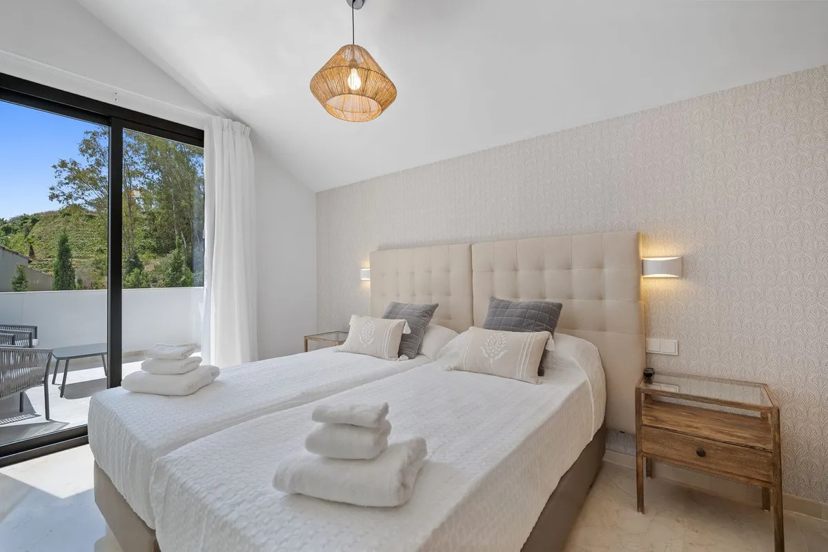 c38a301b-0ca1-4f5d-bc3d-8090c7ff0ff6