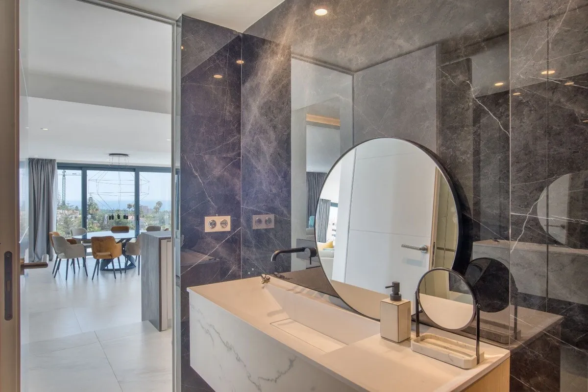 30a883ac-4dc9-4789-8c1c-73210366898f