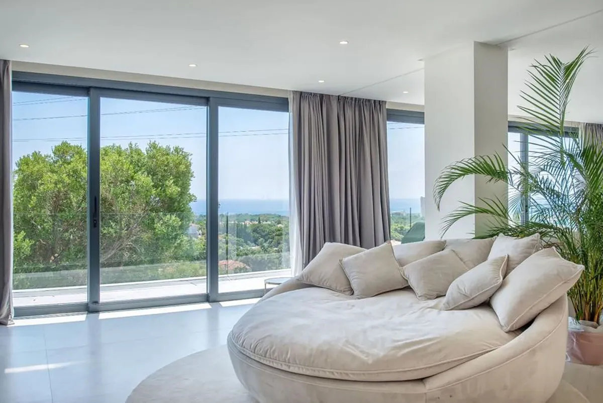 50bb7a7f-5eac-4e9f-80c7-b5bba0b5b570