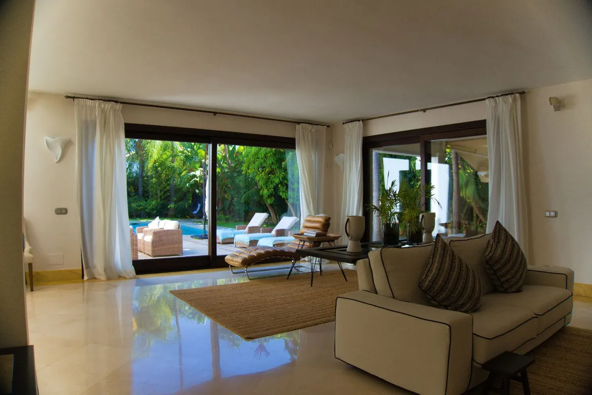 de99e0dc-1734-4cbb-952d-c963318698a9