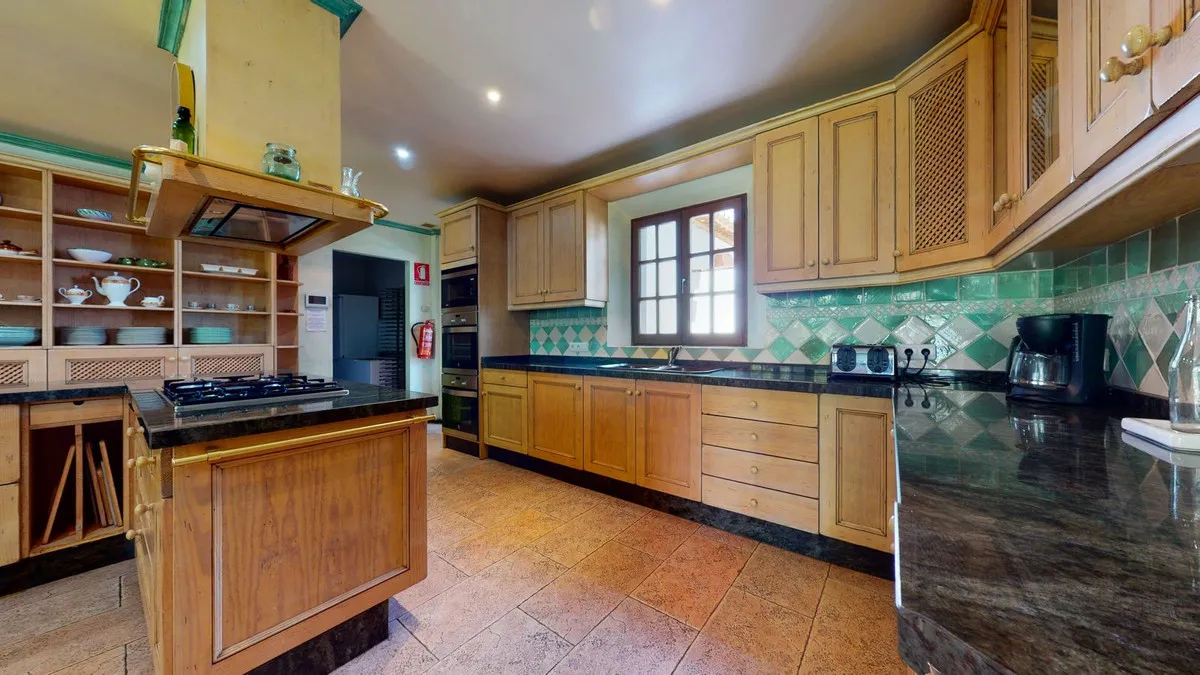 0c0b7512-5a71-4346-910c-d37126791415